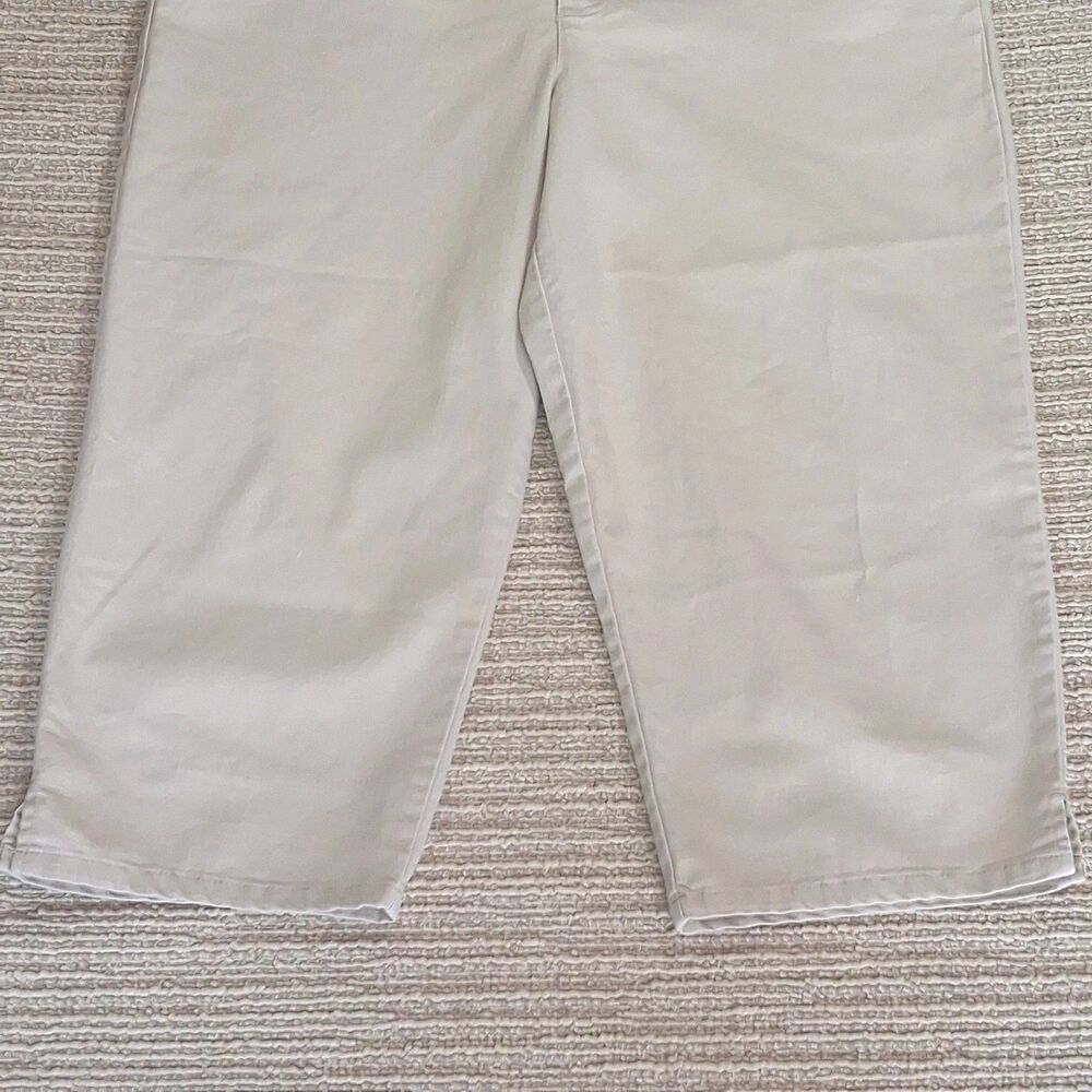 GLORIA VANDERBILT Women's Size 14 Khaki Pleated Capri Pants Cotton Blend Khakis - Picture 8 of 10